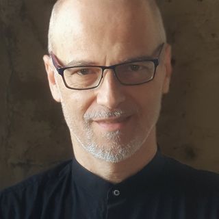 Domani si scoprirà qual è &quot;La domanda perfetta&quot;. Lo spettacolo dell'astigiano Fabrizio Rizzolo al Michelerio