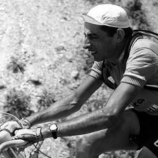 &quot;Volavo con lui&quot;, il mito di Fausto Coppi a teatro con &quot;Quelli dell'isola&quot;