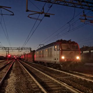 &quot;Anche noi macchinisti delle ferrovie, categoria dimenticata dai media, garantiamo la sopravvivenza del Paese&quot;