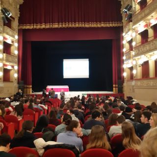 Al Teatro Alfieri tanti giovani per la festa della cittadinanza
