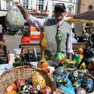 Oggi la Fiera Carolingia invade la città