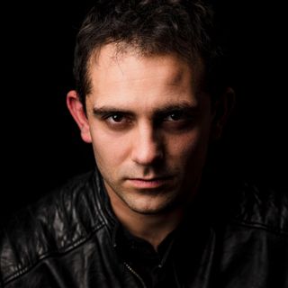 Il cantautore astigiano Luca Fogliati all'inseguimento del suo sogno