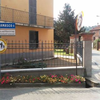 A Castelnuovo Belbo i cartelli per il controllo del vicinato e un gruppo whatsapp per la sicurezza