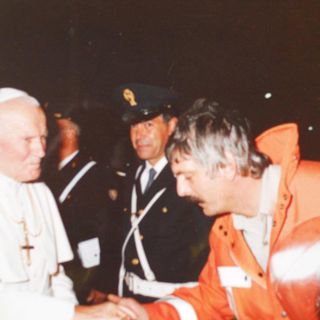 Franco Vercelli con il Papa (foto tratta dal profilo facebook)