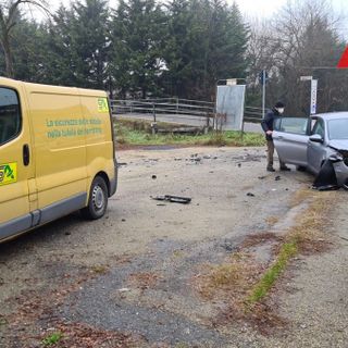 Incidente stradale tra via Al Duca e strada Valmanera, sul posto la Polizia locale