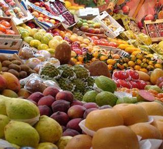 Coldiretti contro la Ue: &quot;Con politiche folli si mette in ginocchio l'export della frutta&quot;