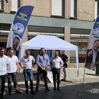 Un gazebo di qualche mese fa ad Asti