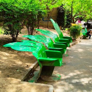 Vandalizzate alcune panchine nei giardini Alganon