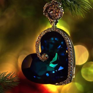 Gioielli da regalare a Natale: 4 must have per non sbagliare