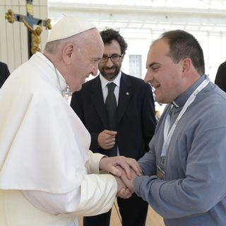 Don Mauro Canta ritratto con Papa Bergoglio