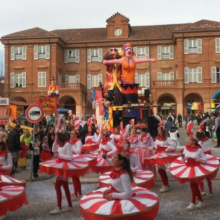 Grande partecipazione al carnevale di Castelnuovo Belbo