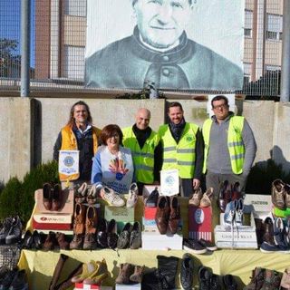 Il 2° Vice Governatore Marrandino con alcuni soci Lions presenti all'evento (da sinistra: il Presidente di Zona Graziano Guarino, Marco Fernicola, Roberta Pistone, Marta Ferrero ed Elisa Trabucchi).