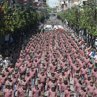 Adunata Nazionale Asti 2016 (Foto di Matto774 - Template:Marco Rolando Associazione Nazionale Alpini, CC BY-SA 4.0, https://commons.wikimedia.org/w/index.php?curid=54694393)