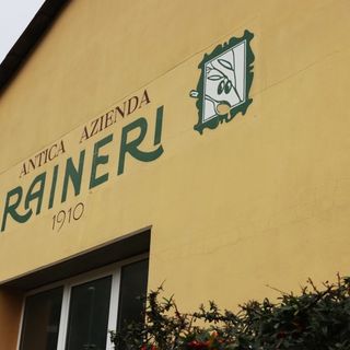 Olio Raineri sostiene la Dieta Mediterranea: testimonial non solo l’olio ma anche olive, tonno, pomodori, pesto e acciughe