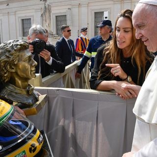 Bianca Senna ricevuta dal Papa dopo il grande successo della mostra astigiana
