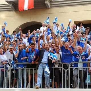 Foto d'archivio per i "tanarini", qui ritratti con l'allora rettore Maurizio Rasero