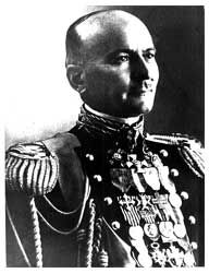 Una foto, risalente al 1927, dell'allora colonnello Cosma Manera