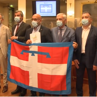 Un drapò per l'identità del Piemonte