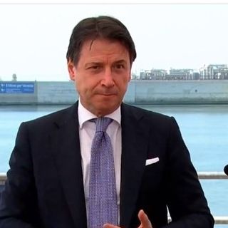 Conte ritratto nel corso del punto stampa di questa mattina