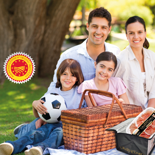 Una borsa termica targata 'Crudo di Cuneo DOP' per i picnic dell’estate della ripartenza