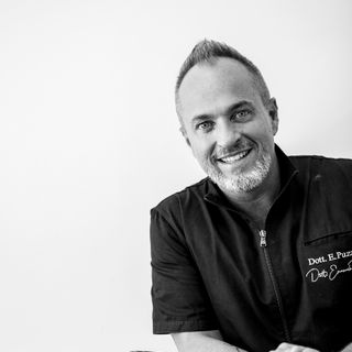 Donne e salute dentali: come prendersi cura del proprio sorriso  nelle diverse fasi della vita