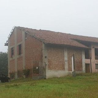 Il dramma di Revignano: un forte boato, poi alte fiamme e due persone ferite gravemente