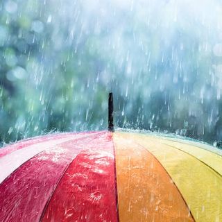 Bye bye anticiclone africano, nel fine settimana previste temperature in calo e temporali