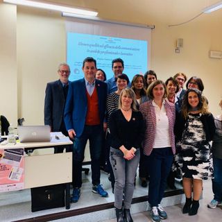 i relatori Massimo Arattano, Albertina Gatti, la Consigliera di Parità Chiara Cerrato, il direttore di Astiss Francesco Scalfari e i partecipanti al workshop in rappresentanza di Asl, B2-Astidental, Bosca, Fisascat Cisl, Nuovo Mollificio Astigiano, Provincia di Asti
