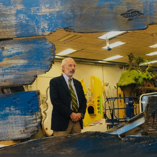 Lerner ritratto nello studio della sua nuova trasmissione (foto tratta dal profilo Twitter del giornalista)