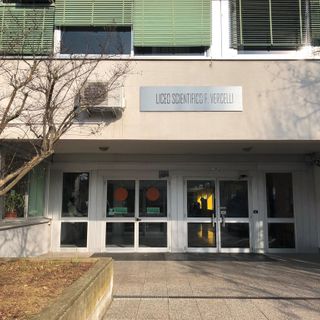L'ingresso del Liceo Scientifico &quot;F. Vercelli&quot; di Asti