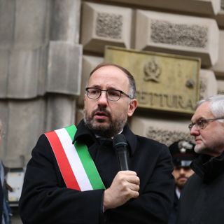 Il sindaco Rasero immortalato, il 17 novembre scorso, durante la manifestazione cuneese pro A33