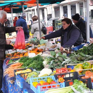 Foto d'archivio dell'attuale mercato