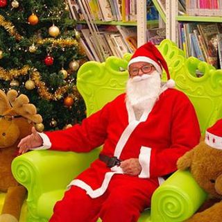 E' natale alla Biblioteca Astense di Asti: mercatino dei libri e letture con Babbo Natale