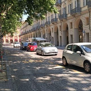 Gli astigiani ‘alla prova’ della prime fase della nuova viabilità in piazza Alfieri [FOTO E VIDEO]