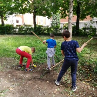 Alunni, genitori e insegnanti della Rio Crosio hanno contributo ad una "Scuola Pulita"