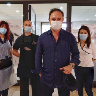 Presso i saloni Raffaele Giugliano Hairstylist, la sicurezza dei clienti ha da sempre rappresentato una priorità ed i collaboratori fanno la differenza