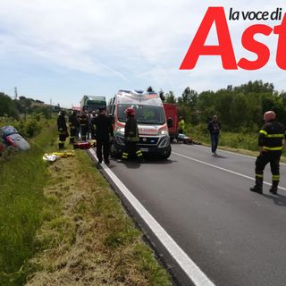 Pulmino si ribalta sull'Asti-Mare, 4 feriti tra cui uno elitrasportato ad Alessandria [AGGIORNAMENTO E FOTO GALLERY]