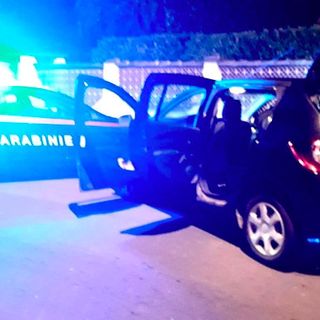 Villanova d’Asti, prima fugge all’alt e poi sperona i carabinieri: arrestato