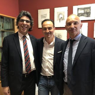 Il direttore Ercole Zuccaro (a sinistra) e il presidente Enrico Allasia ritratti con il presidente della Regione Piemonte Alberto Cirio