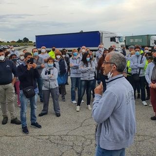 Un'immagine della manifestazione sindacale di ieri sera
