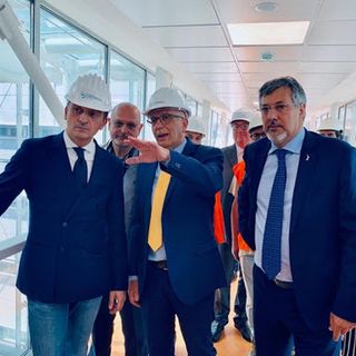 Il governatore Cirio con l'assessore Icardi e il direttore dell'Asl Cn2 di Alba e Bra Massimo Veglio durante il sopralluogo alla struttura del luglio scorso