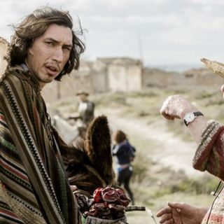 Adam Driver (a sinistra) e il regista Terry Gilliam sul set di &quot;L'uomo che uccise don Chisciotte&quot;