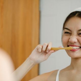 Come mantenere i denti bianchi e sani: i segreti per un sorriso perfetto