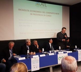 &quot;Altri 6 milioni di euro per le stazioni sciistiche del Cuneese&quot;. L'annuncio di Chiamparino alla presentazione della stagione 2018/19 (VIDEO)