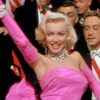 La Monroe in una delle scene più celebri del film