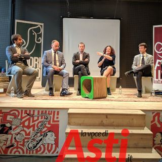 Un momento dell'incontro sulla Sanità al FuoriLuogo