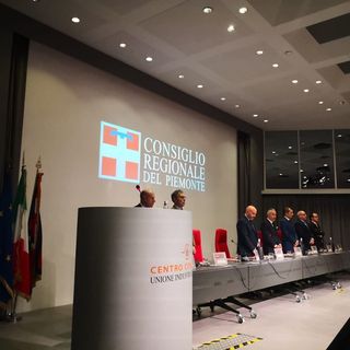 Il minuto di silenzio in apertura di Consiglio regionale