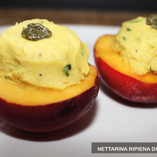 MercoledìVeg di Ortofruit: oggi prepariamo la nettarina ripiena di Hummus