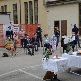Celebrata la messa nel cortile della questura di Asti