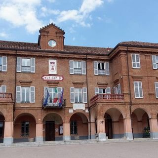 Castelnuovo Belbo: la 2° edizione del concorso di pittura estemporanea celebra il fascino di un paese fra due ponti